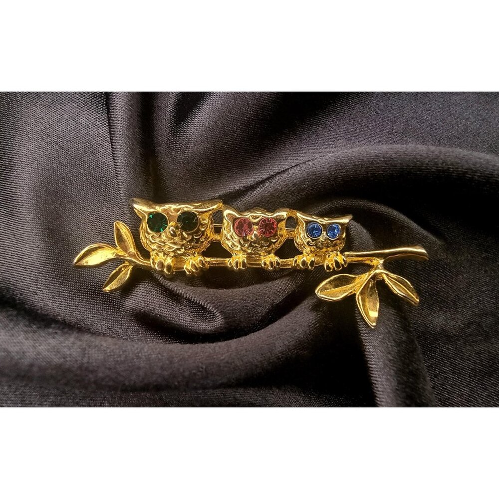 Vintage Three Owles Sitting on Branch Gold Tone Red Pink Blue Eyes Rhinestones B